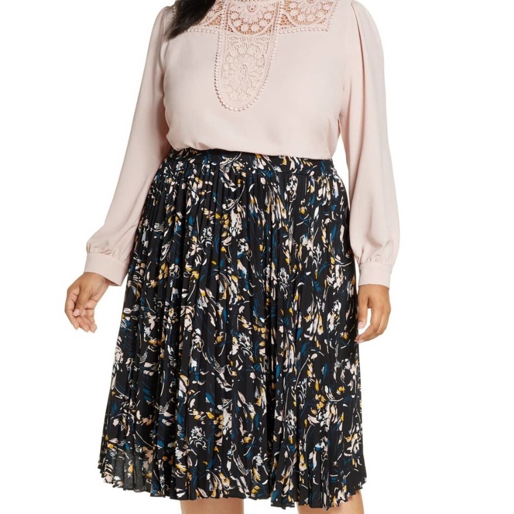 Halogen Pleated Black Floral Accordion Skirt